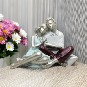 Romantic Gift Statue for Couple Showpiece for Valentine's, Unique Home Decoration Statue for Living Room (Resin)